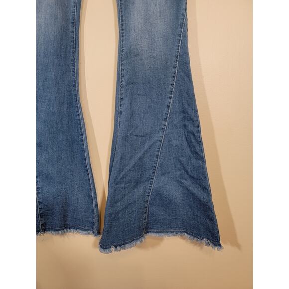 Southern Stitch Flare Jeans Bell Bottoms Elastic Pull-On Waist Blue Size Medium - Picture 3 of 7